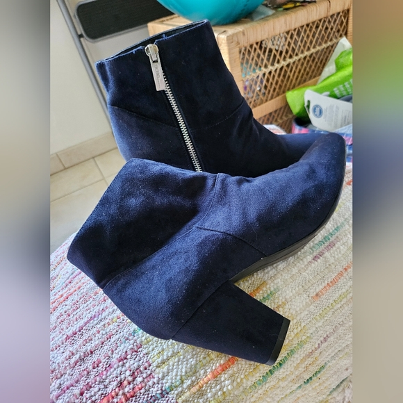 BCBG ♡boots/navysize/8/💙 Pre-owned♡ good condition♡ - Picture 2 of 6